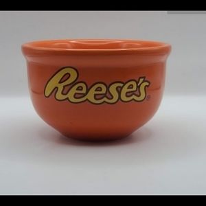 Hershey’s 2010 Reese’s Peanut Butter 20 oz. Collectible Bowl.